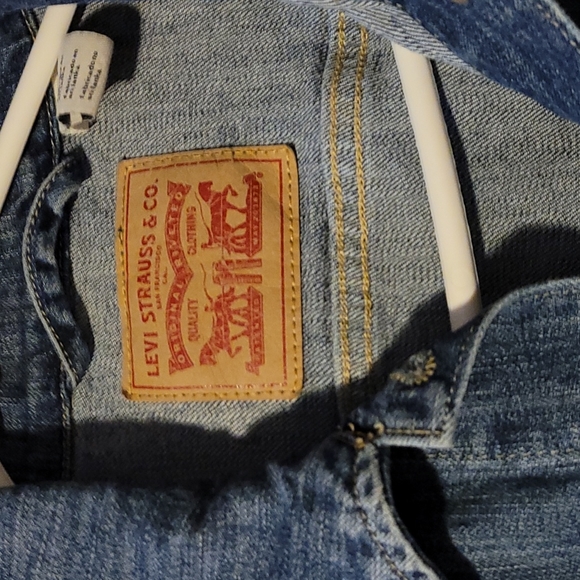 Levi's Jean Jacket - Picture 2 of 4
